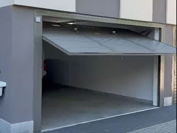 Automazione Basculante Garage Livorno